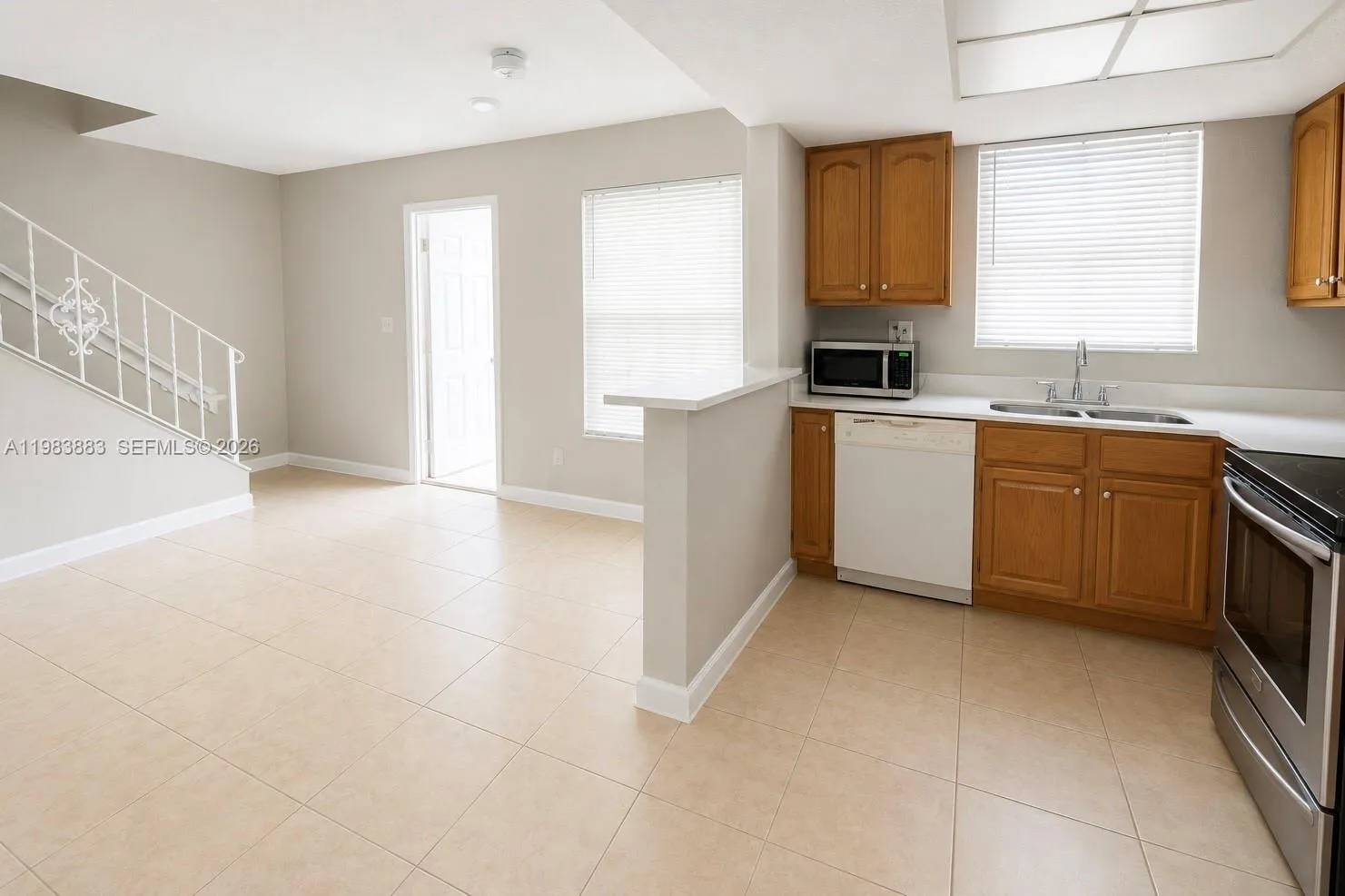 Foto de propiedad en 6593 Boulevard Of Champions, North Lauderdale, FL 33068 North Lauderdale con MLS# 