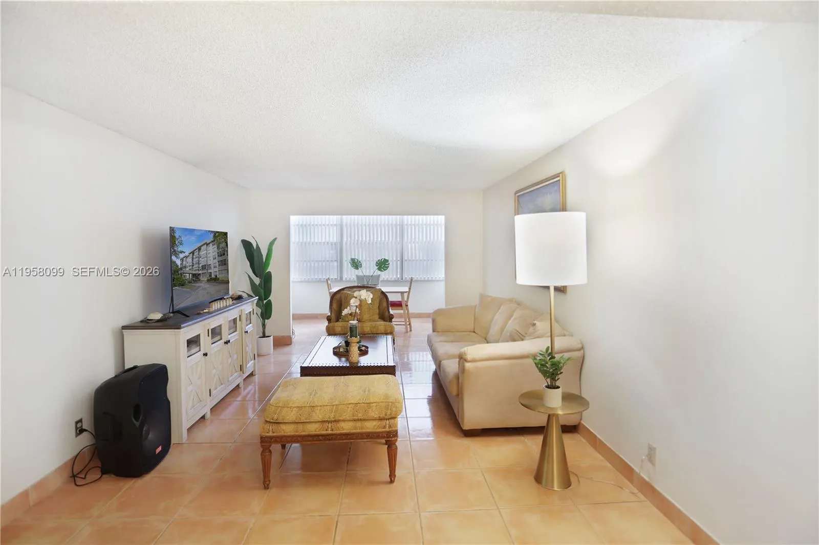 Foto de propiedad en 6600 Cypress Road 105, Plantation, FL 33317 Plantation con MLS# 