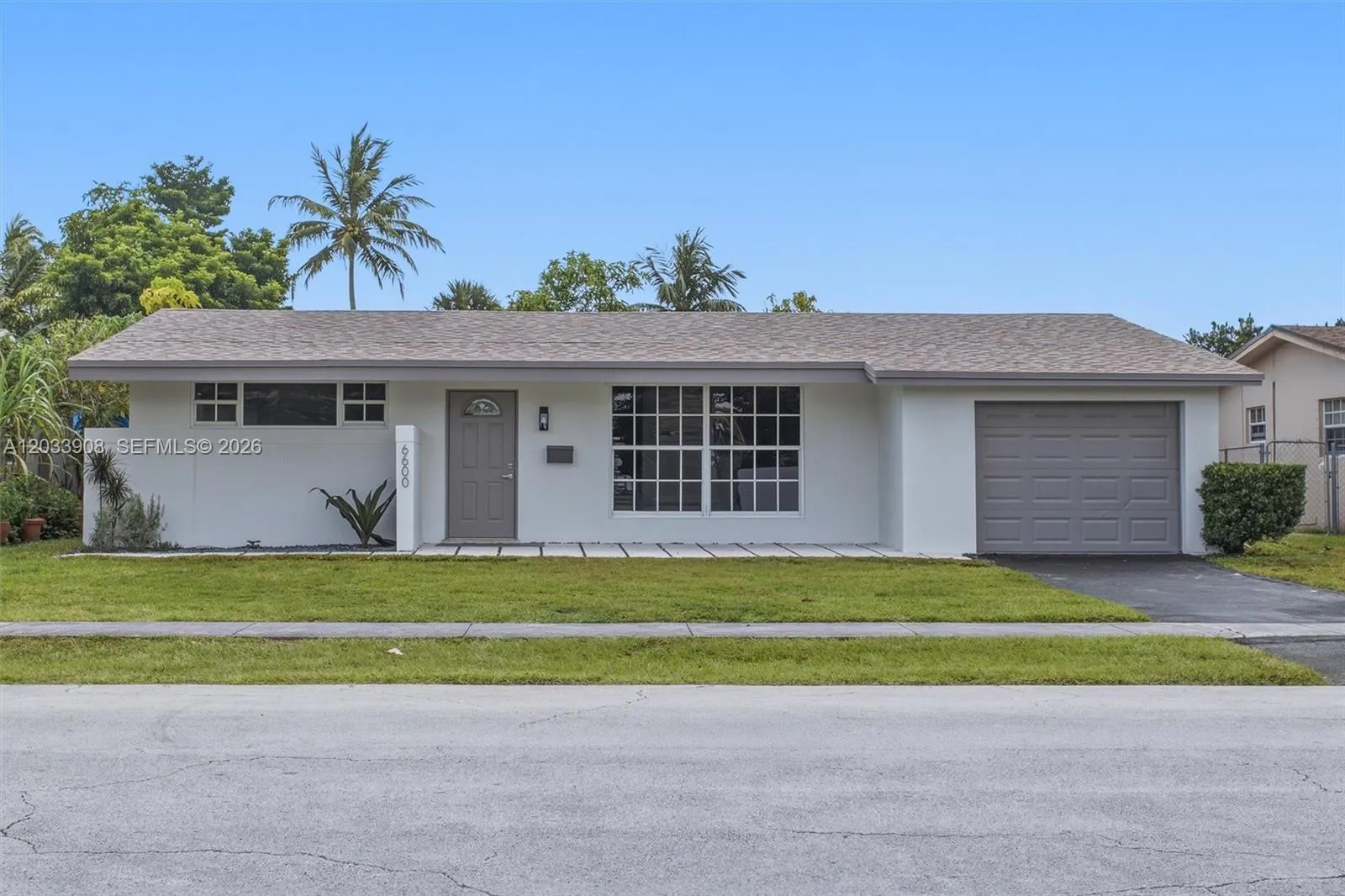 Foto de propiedad en 6600 NW 26th Street, Sunrise, FL 33313 Sunrise con MLS# 