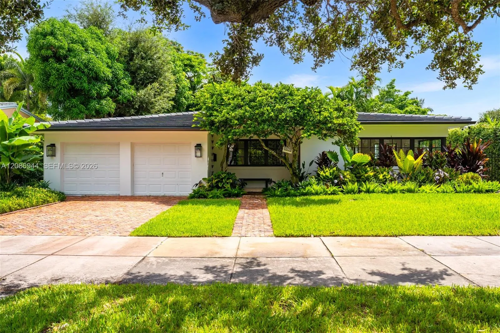 En Venta 6609 Maynada Street, Coral Gables, FL 33146, Coral Gables, FL 33146