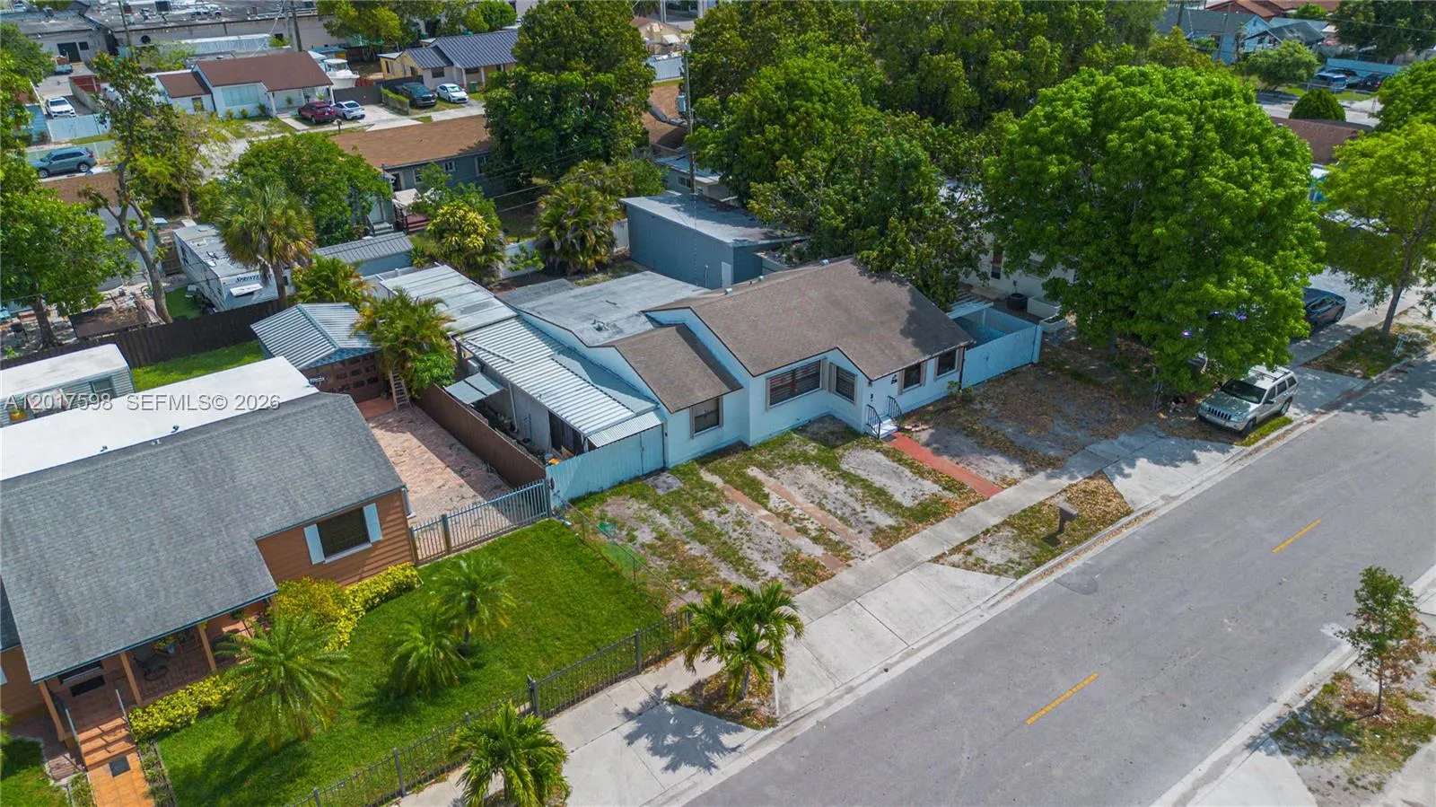 Vendido 661 E 7th Street, Hialeah, FL 33010, Hialeah, FL 33010