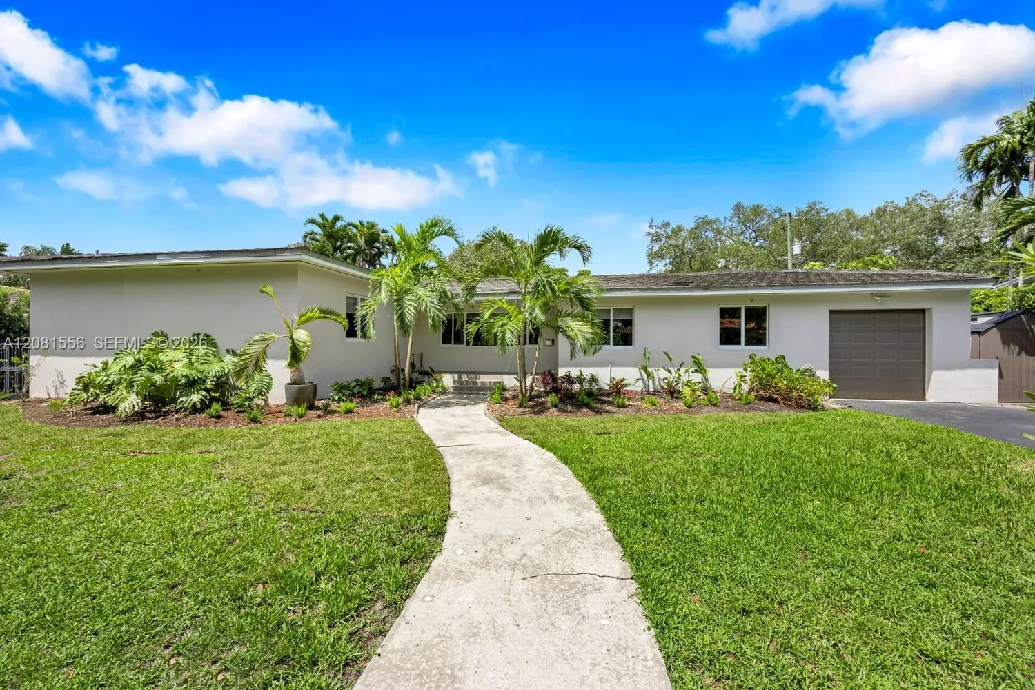 Foto de propiedad en 6610 Santona Street, Coral Gables, FL 33146 Coral Gables con MLS# 