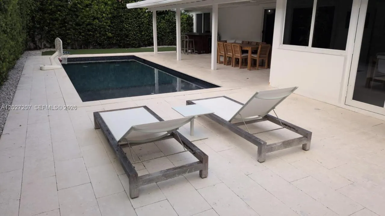 Foto de propiedad en 665 Allendale Road, Key Biscayne, FL 33149 Key Biscayne con MLS# 