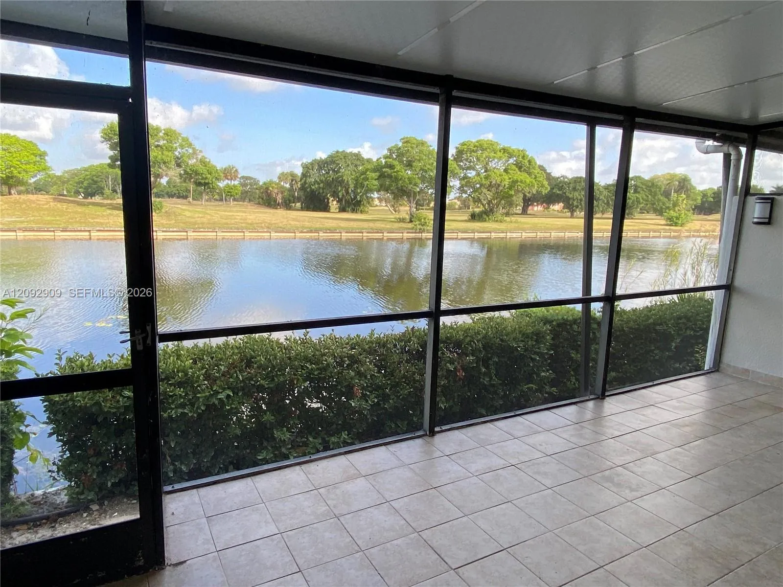 Foto de propiedad en 6655 Racquet Club Drive 176, Lauderhill, FL 33319 Lauderhill con MLS# 