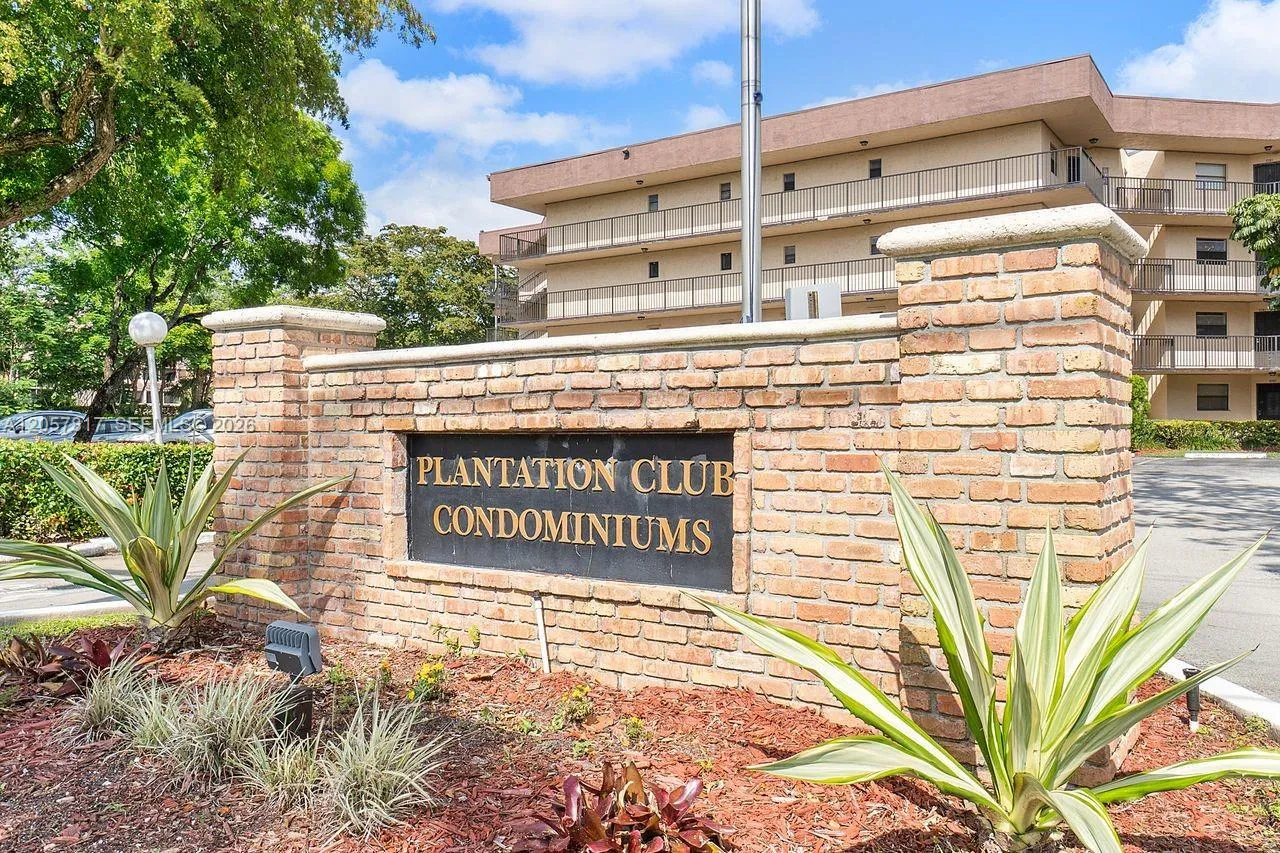 Foto de propiedad en 6655 W Broward Boulevard 200, Plantation, FL 33317 Plantation con MLS# 