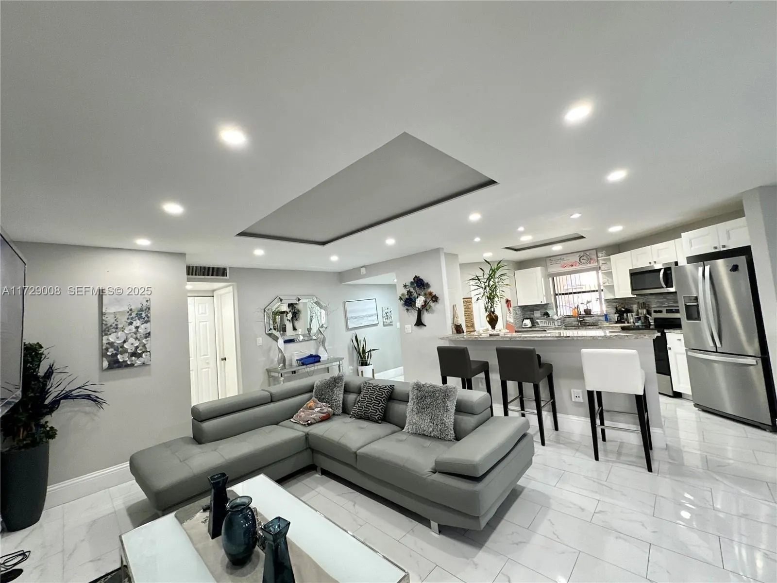 Foto de propiedad en 6655 W Broward Boulevard 201, Plantation, FL 33317 Plantation con MLS# 