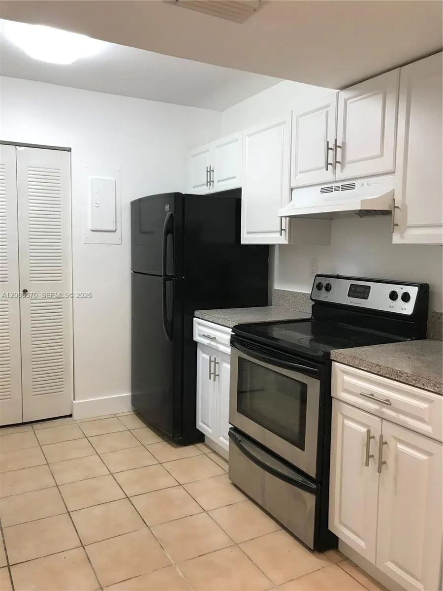 Foto de propiedad en 666 NW 114th Avenue 203, Sweetwater, FL 33172 Sweetwater con MLS# 