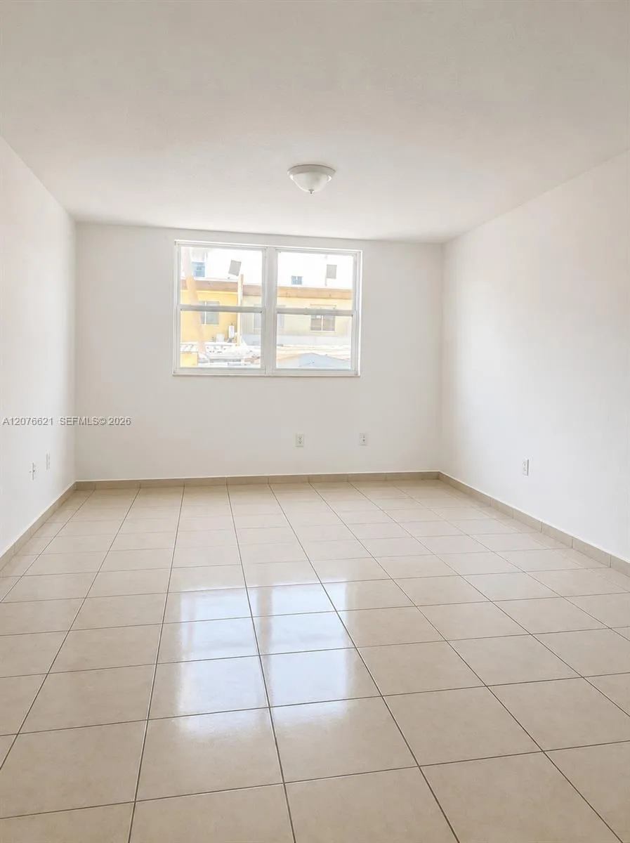 En Renta 666 W 81st Street 103, Hialeah, FL 33014, Hialeah, FL 33014
