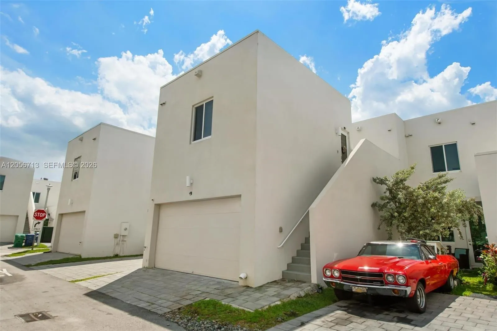 Foto de propiedad en 6663 NW 103rd Parkway Studio, Doral, FL 33178 Doral con MLS# 