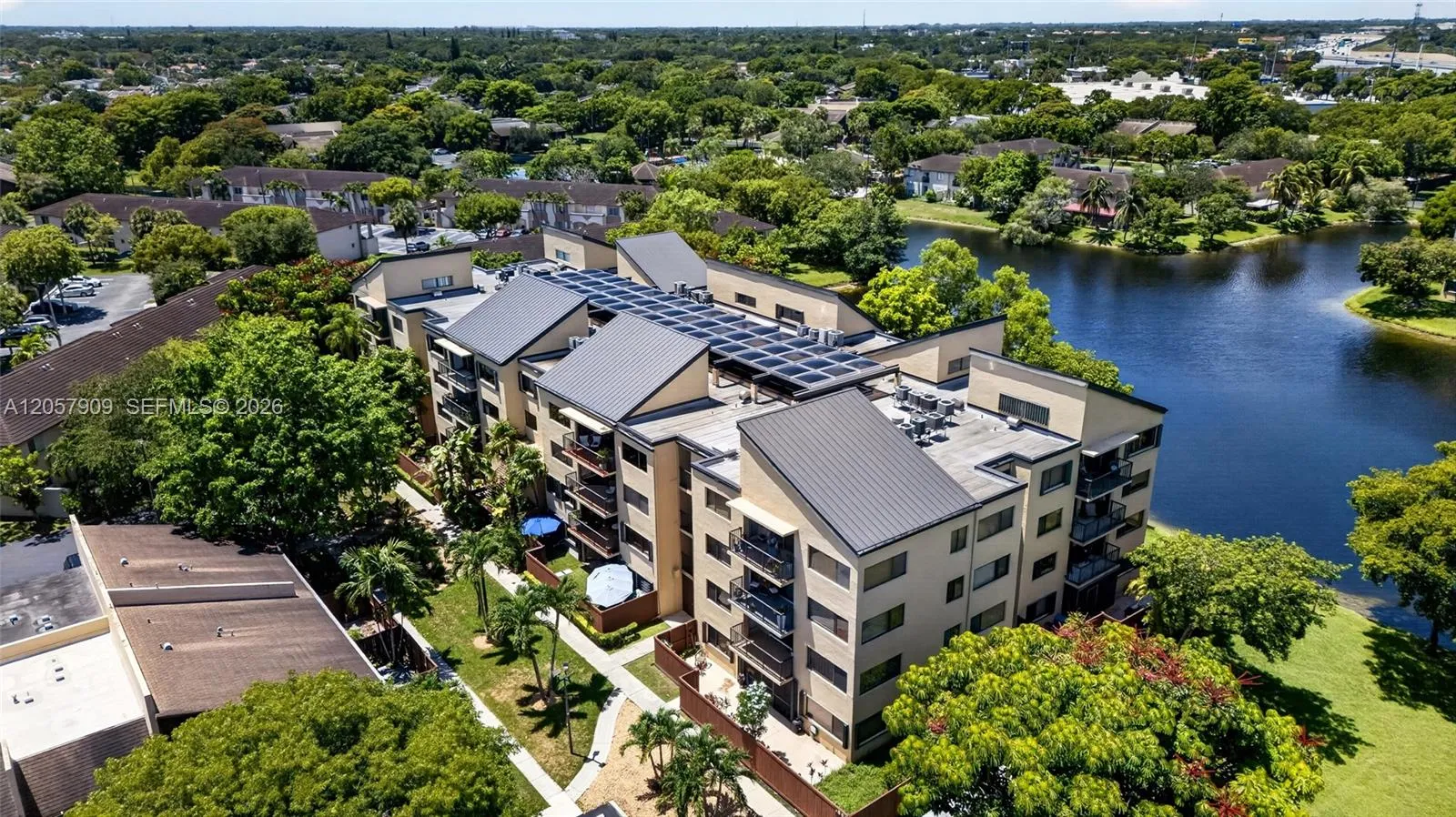 Foto de propiedad en 6666 SW 115th Court 301, Miami, FL 33173 Miami con MLS# 