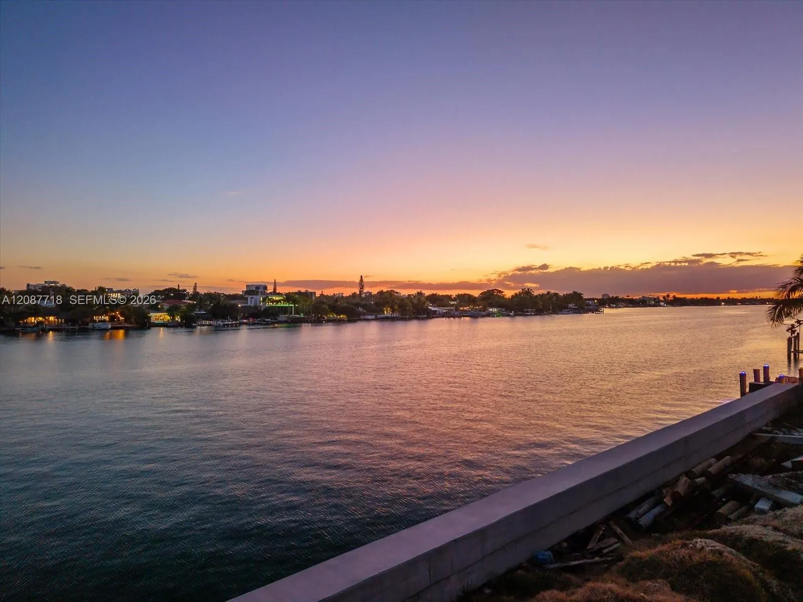 Foto de propiedad en 668 88th Street, Surfside, FL 33154 Surfside con MLS# 