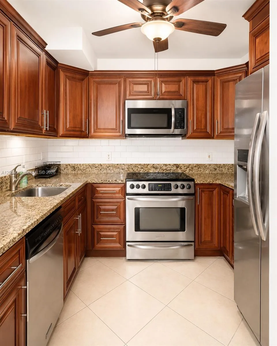 Foto de propiedad en 6700 Cypress Road 507, Plantation, FL 33317 Plantation con MLS# 