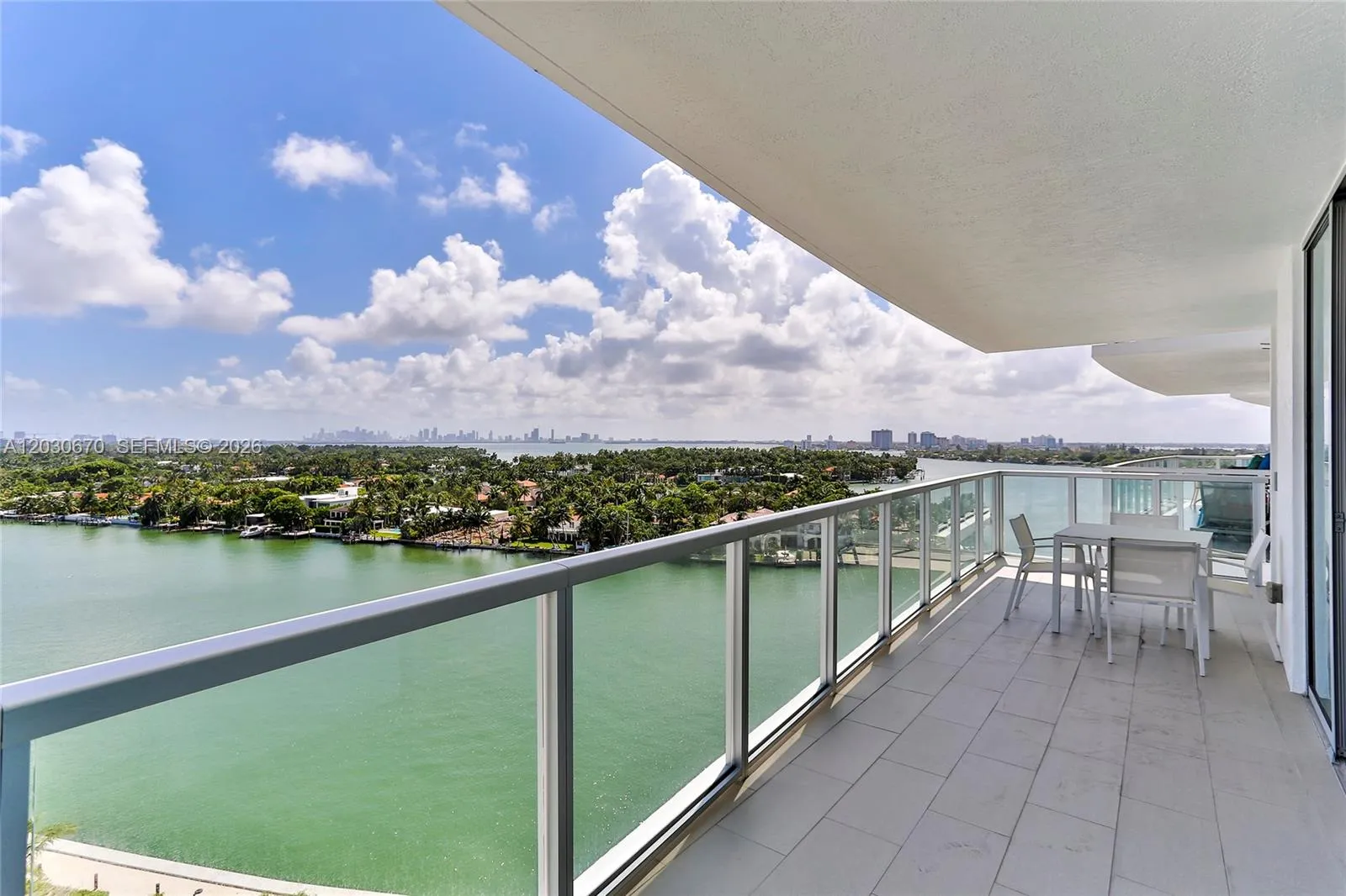 Alquilada 6700 Indian Creek Drive 1204, Miami Beach, FL 33141, Miami Beach, FL 33141