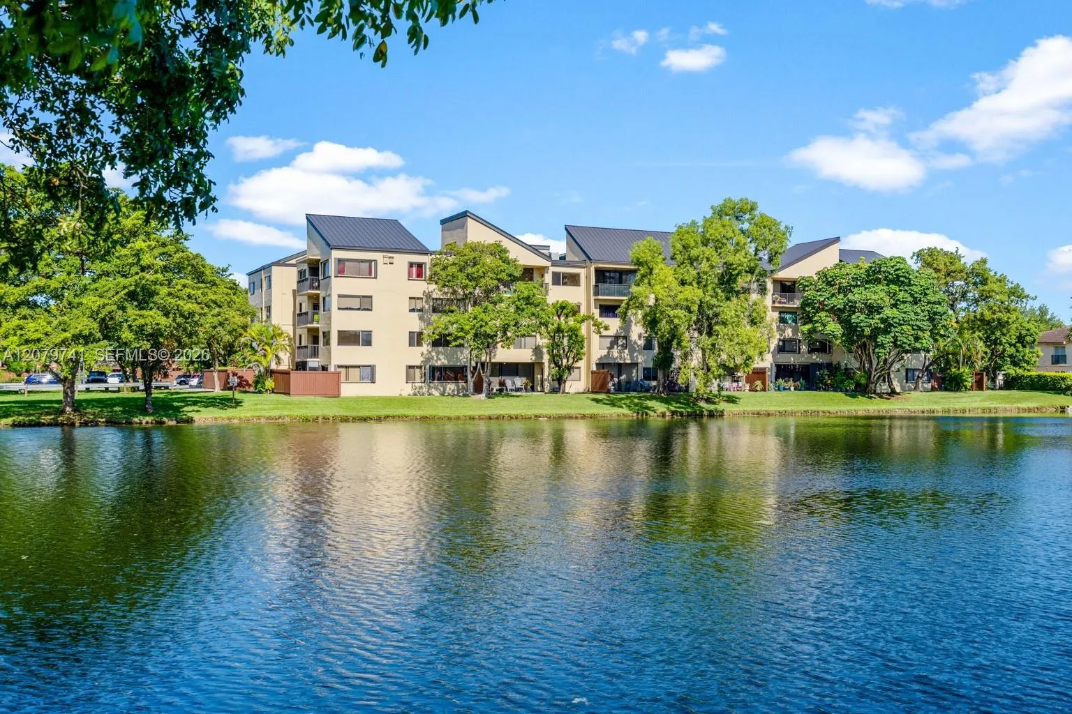 Foto de propiedad en 6701 SW 116th Court 103, Miami, FL 33173 Miami con MLS# 