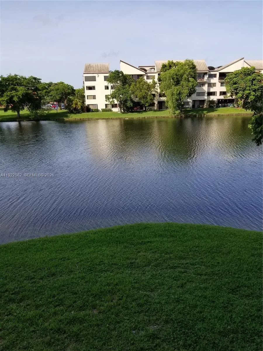Foto de propiedad en 6701 SW 116th Court 203, Miami, FL 33173 Miami con MLS# 