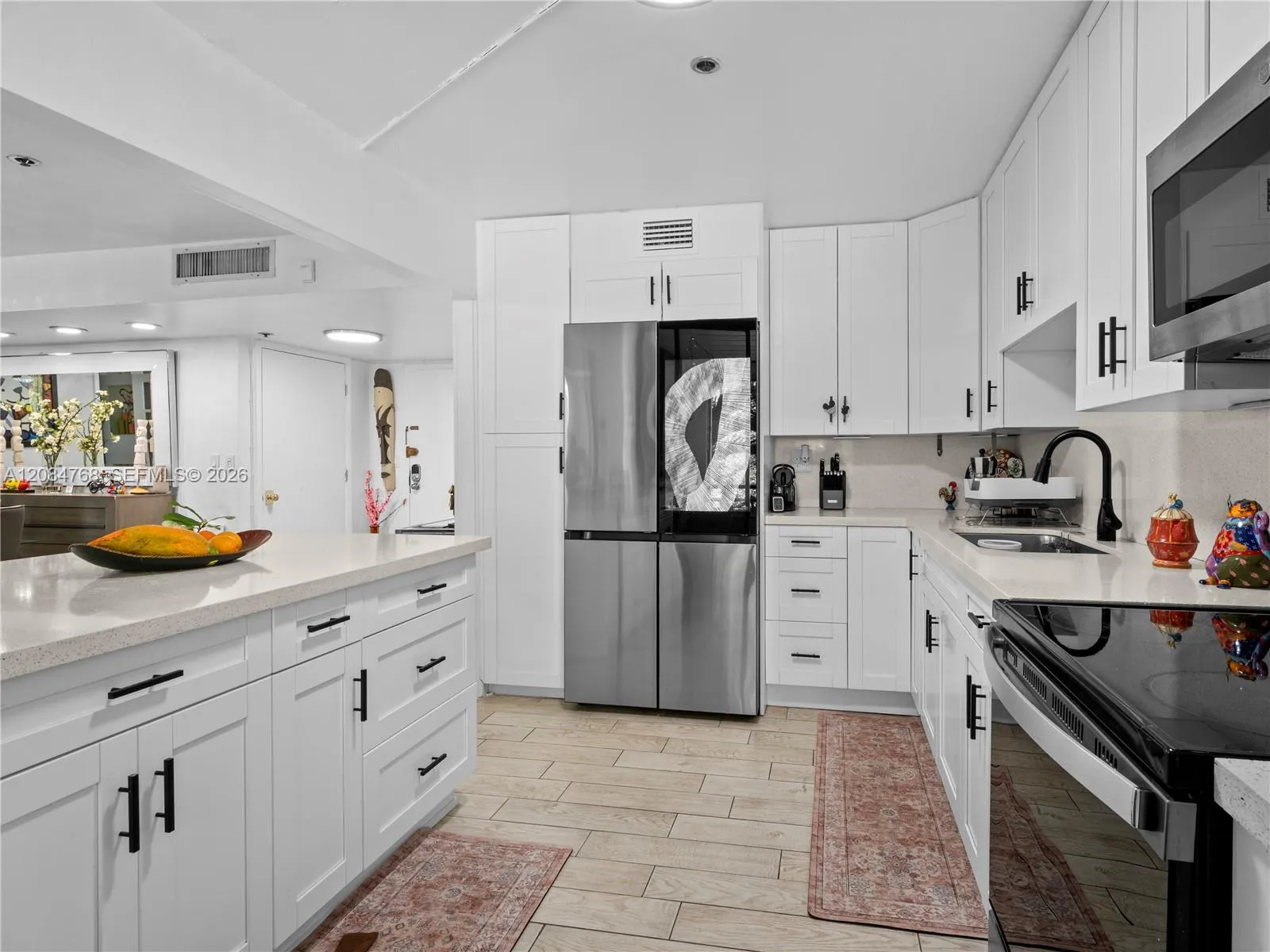 En Venta 671 NE 195th Street 329E, Miami, FL 33179, Miami, FL 33179