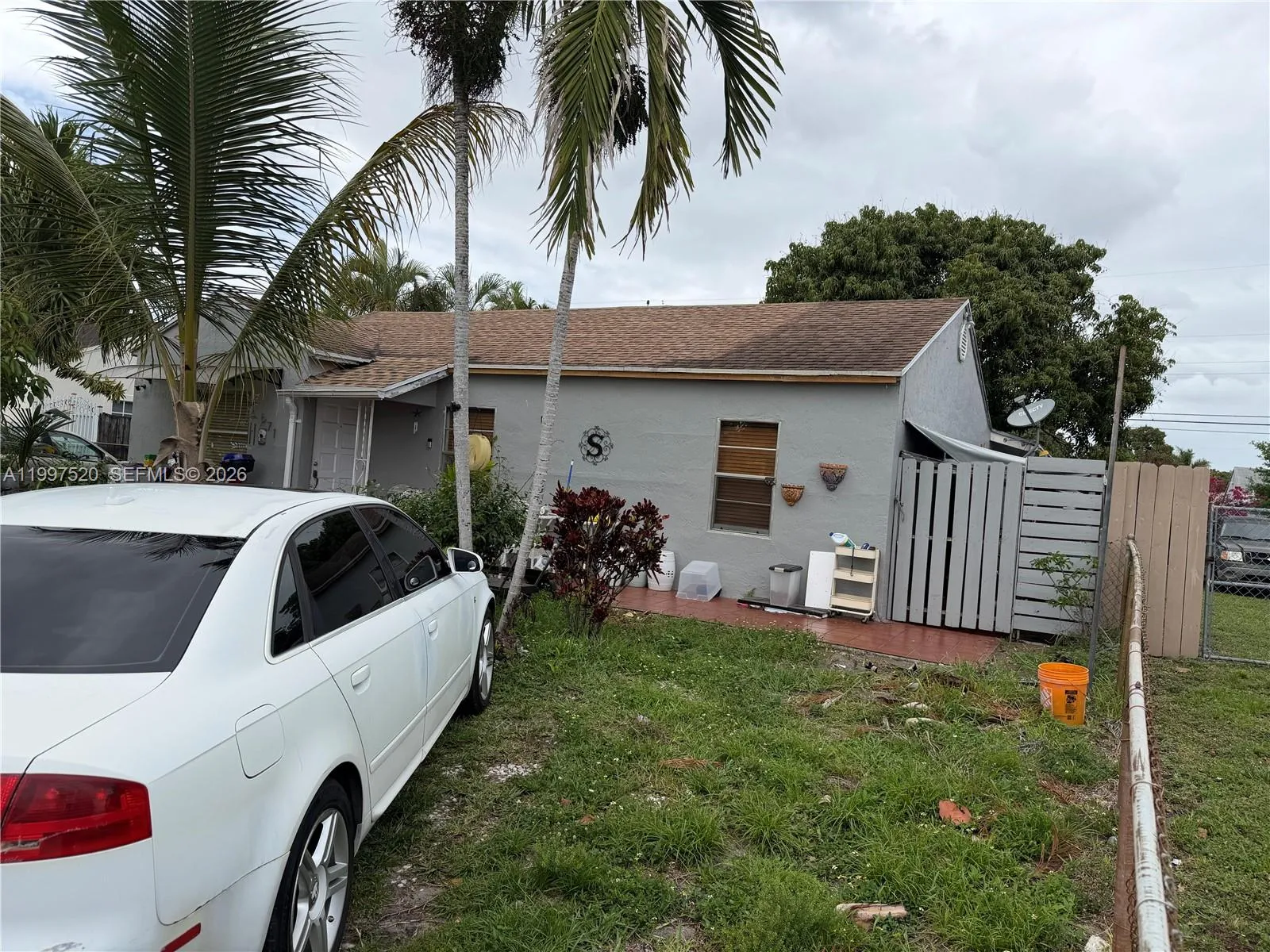 Vendido 671 NE 1st Place, Hialeah, FL 33010, Hialeah, FL 33010