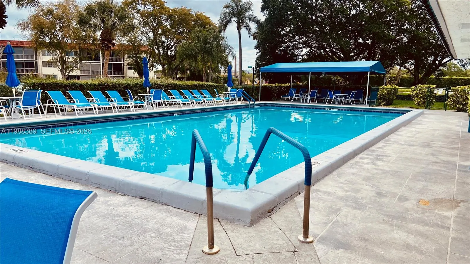 Foto de propiedad en 671 S Hollybrook Drive 104, Pembroke Pines, FL 33025 Pembroke Pines con MLS# 