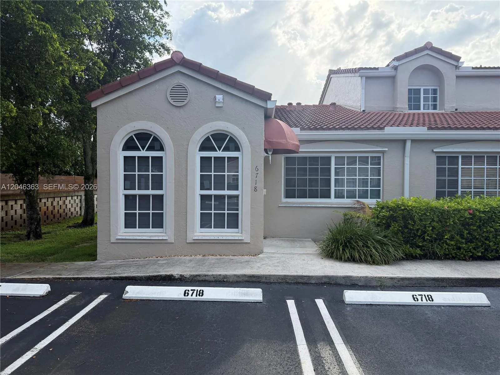 Foto de propiedad en 6718 NW 166th Terrace 301, Miami Lakes, FL 33014 Miami Lakes con MLS# 