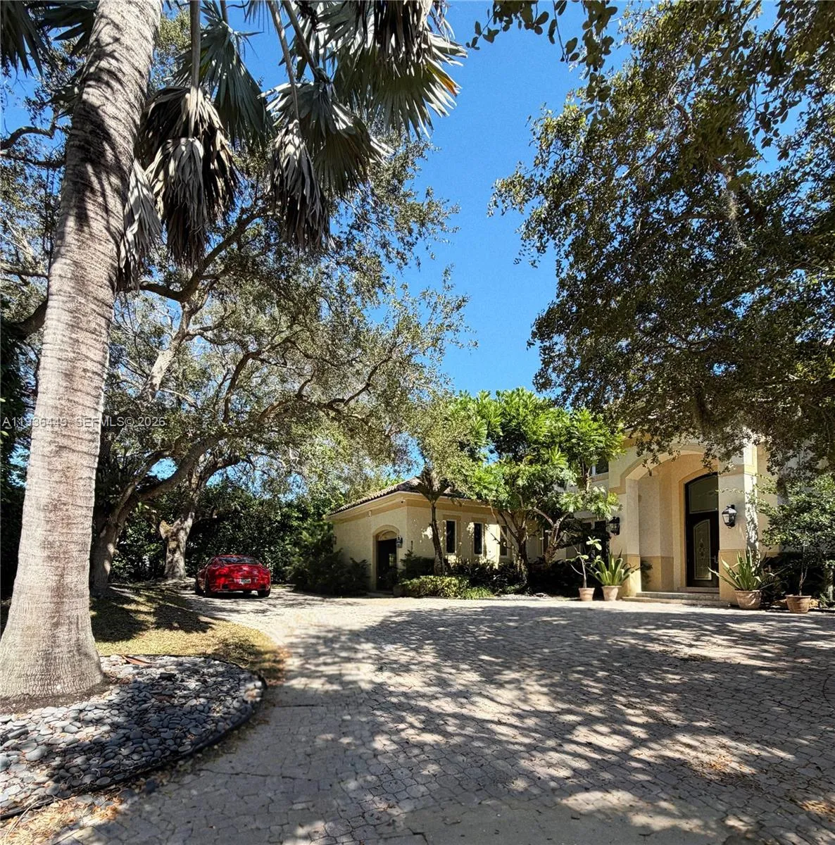 Foto de propiedad en 673 Destacada Avenue, Coral Gables, FL 33156 Coral Gables con MLS# 