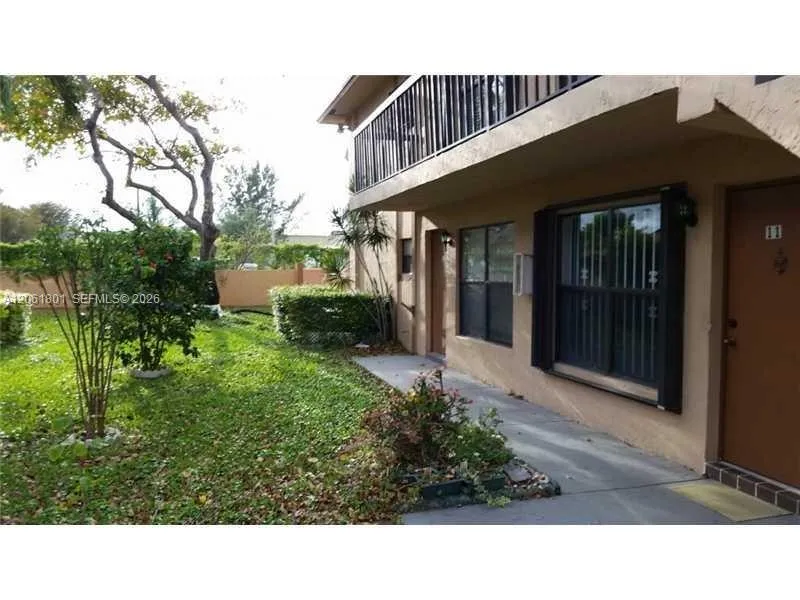 Foto de propiedad en 6730 W 26 Court 12-15, Hialeah Gardens, FL 33016 Hialeah Gardens con MLS# 