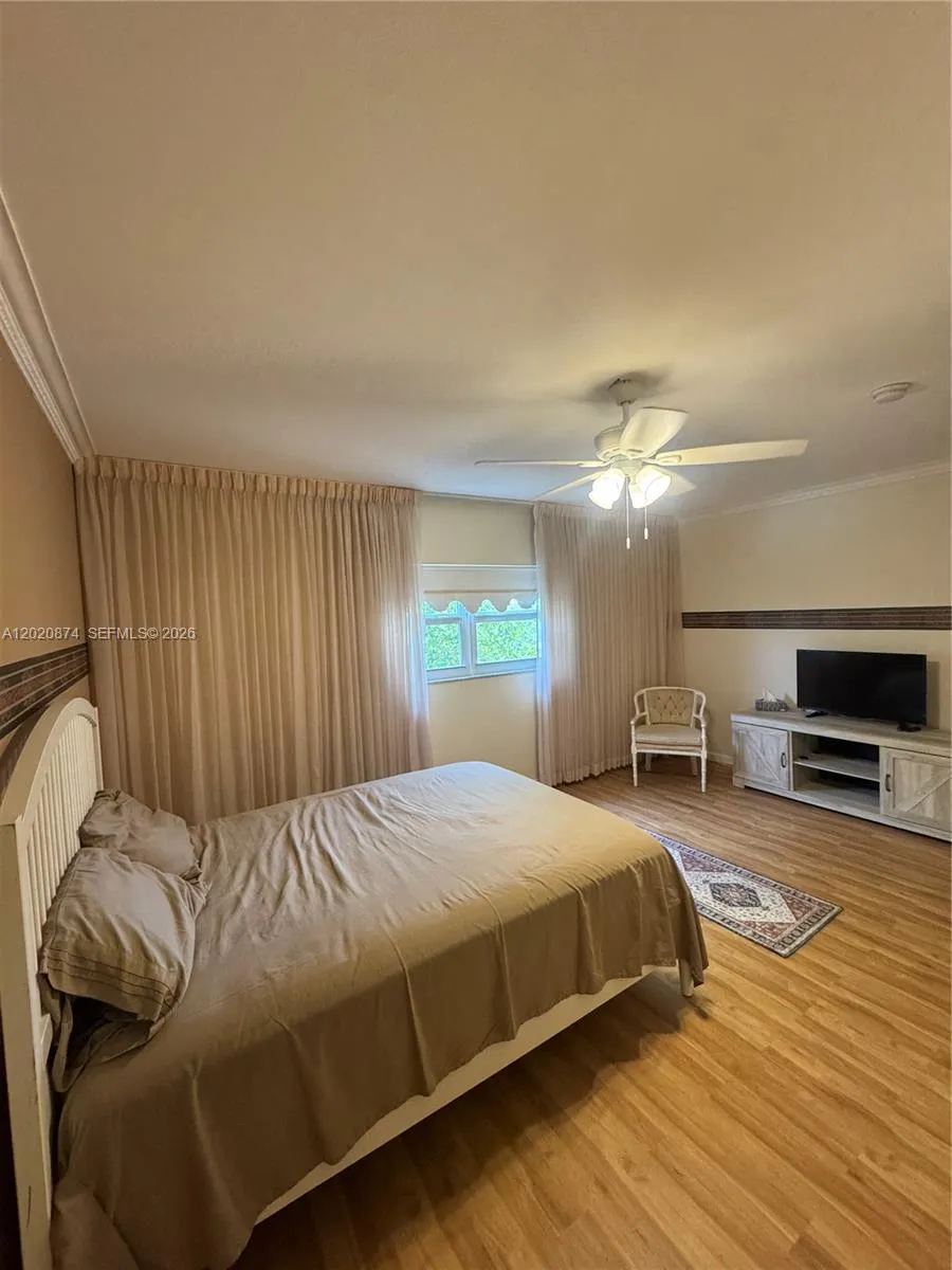 Foto de propiedad en 6731 Cypress Road 410, Plantation, FL 33317 Plantation con MLS# 