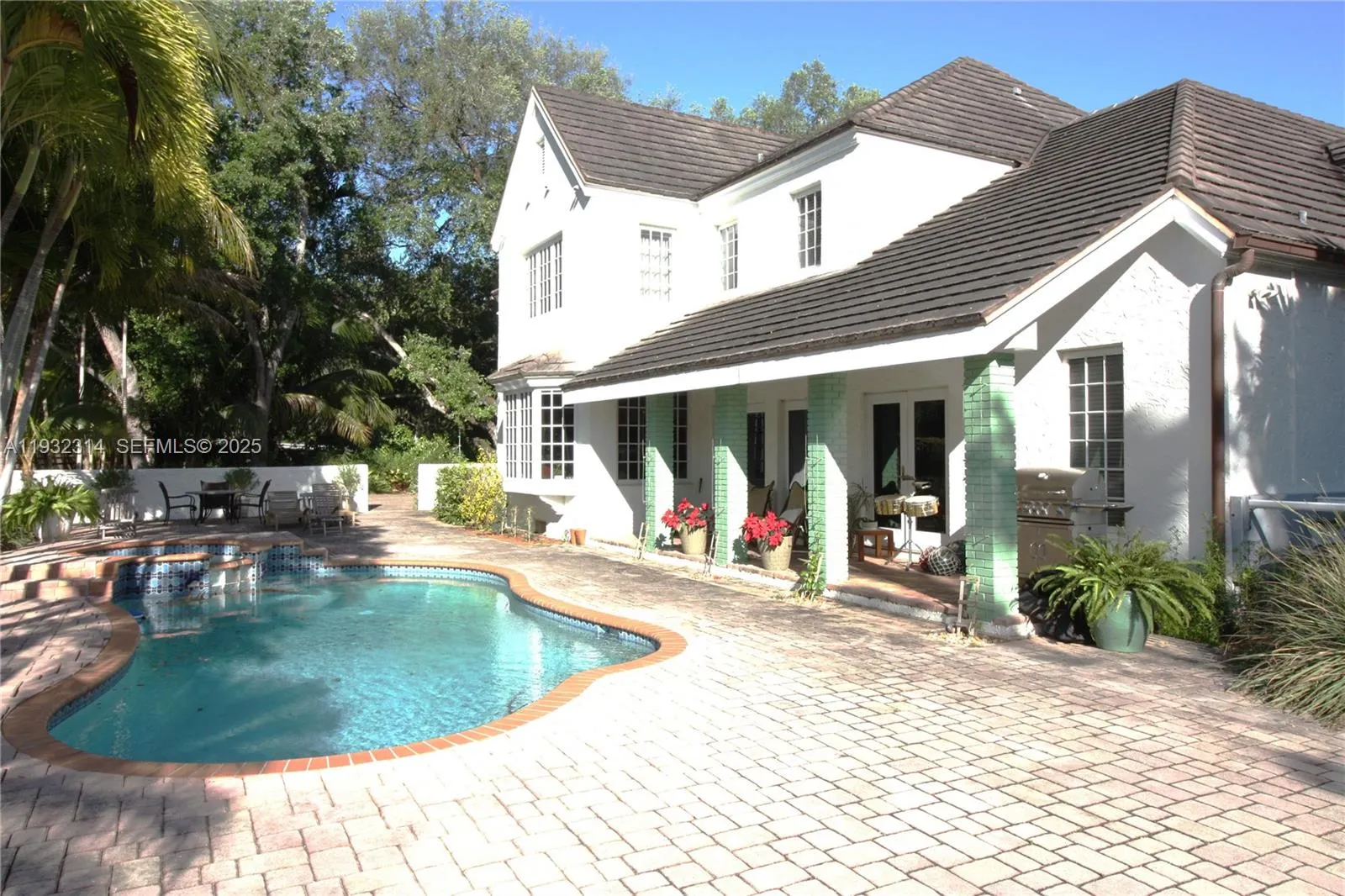 Foto de propiedad en 6750 Granada Boulevard, Coral Gables, FL 33146 Coral Gables con MLS# 