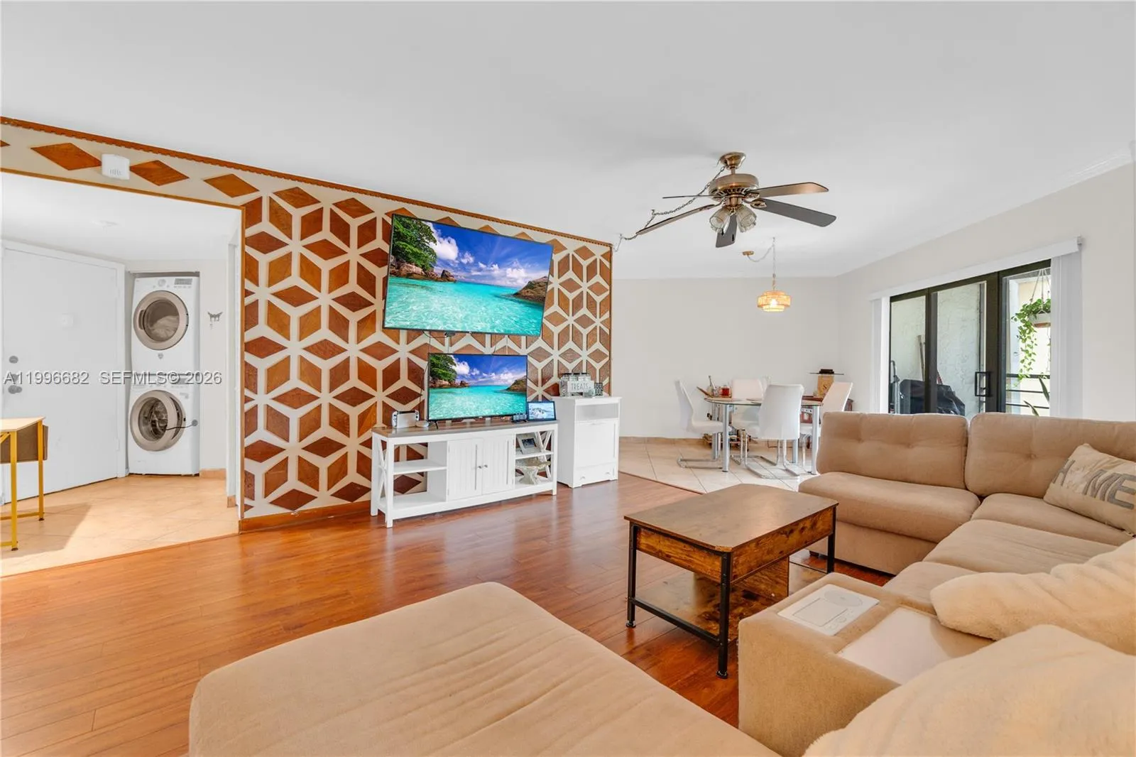 Foto de propiedad en 6755 W Broward Boulevard 405, Plantation, FL 33317 Plantation con MLS# 