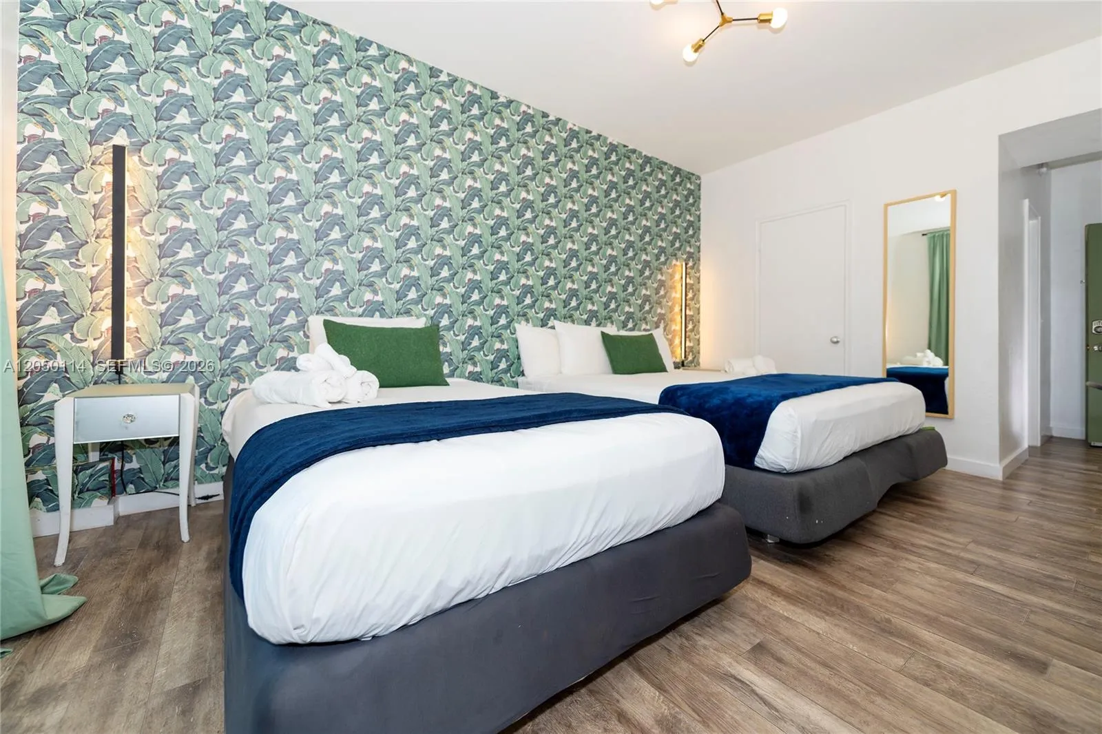 Foto de propiedad en 6760 Collins Avenue 7, Miami Beach, FL 33141 Miami Beach con MLS# 