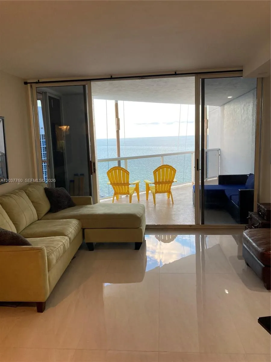 Foto de propiedad en 6767 Collins Avenue 1701, Miami Beach, FL 33141 Miami Beach con MLS# 