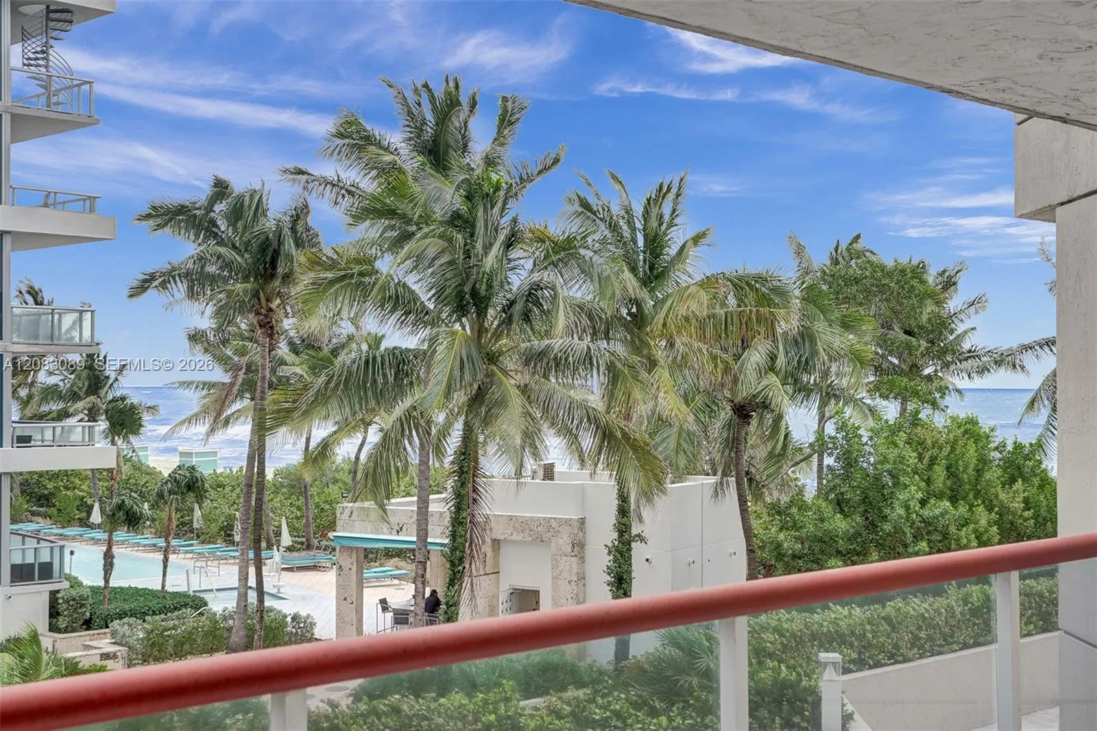Foto de propiedad en 6767 Collins Avenue 307, Miami Beach, FL 33141 Miami Beach con MLS# 