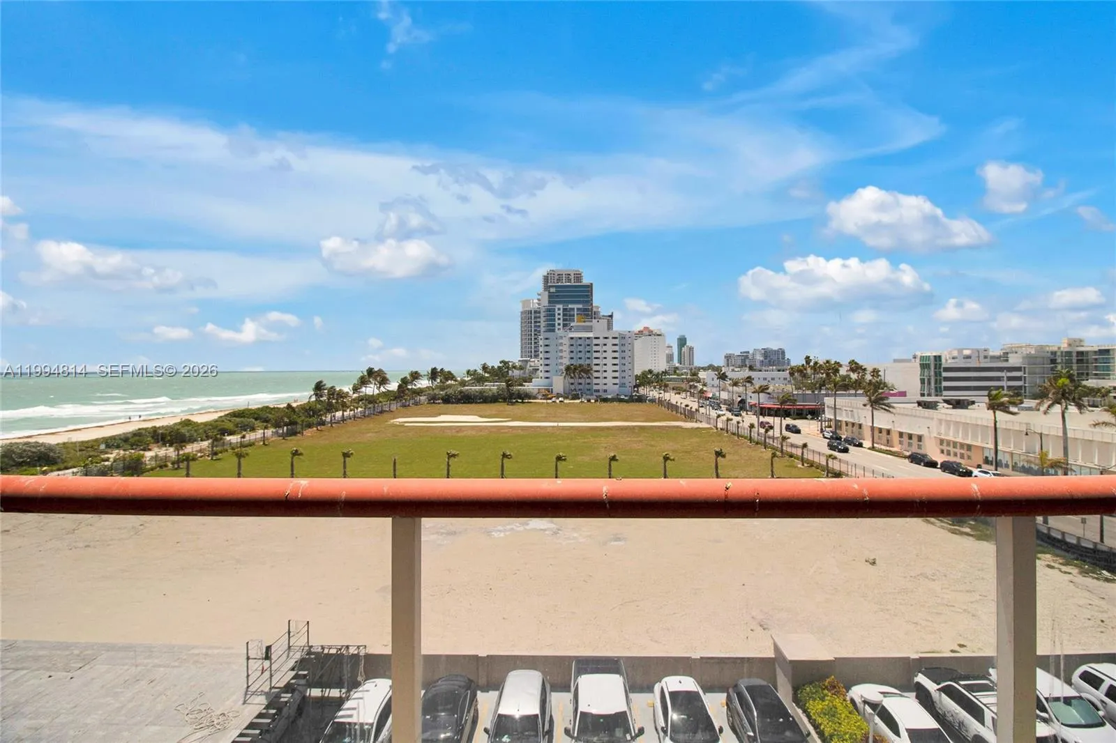 Foto de propiedad en 6767 Collins Avenue 504, Miami Beach, FL 33141 Miami Beach con MLS# 