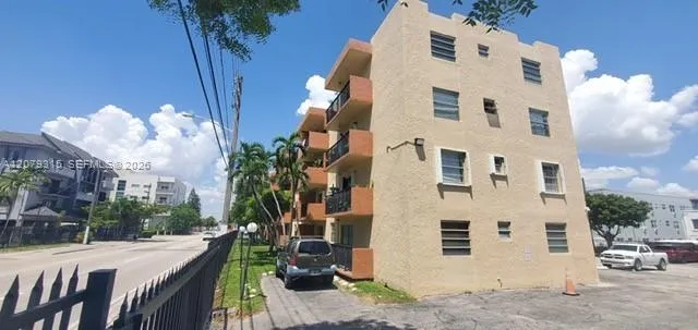 En Venta 677 SW 9th Avenue 405, Miami, FL 33130, Miami, FL 33130