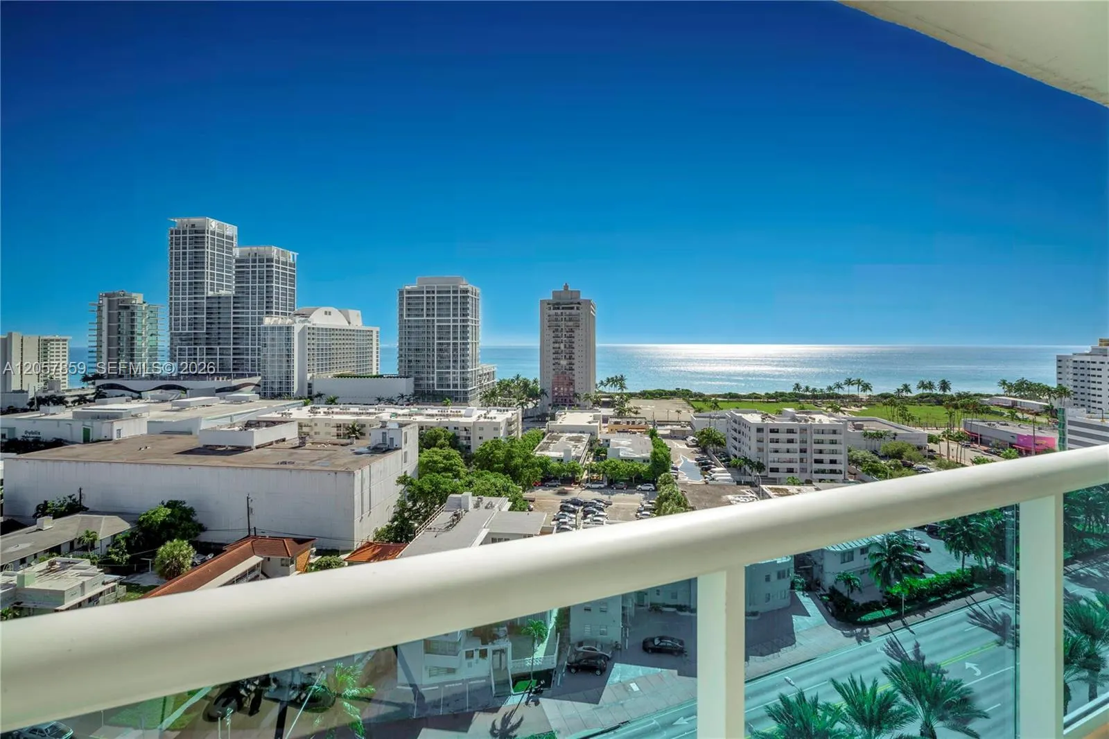 Foto de propiedad en 6770 Indian Creek Drive 15T, Miami Beach, FL 33141 Miami Beach con MLS# 