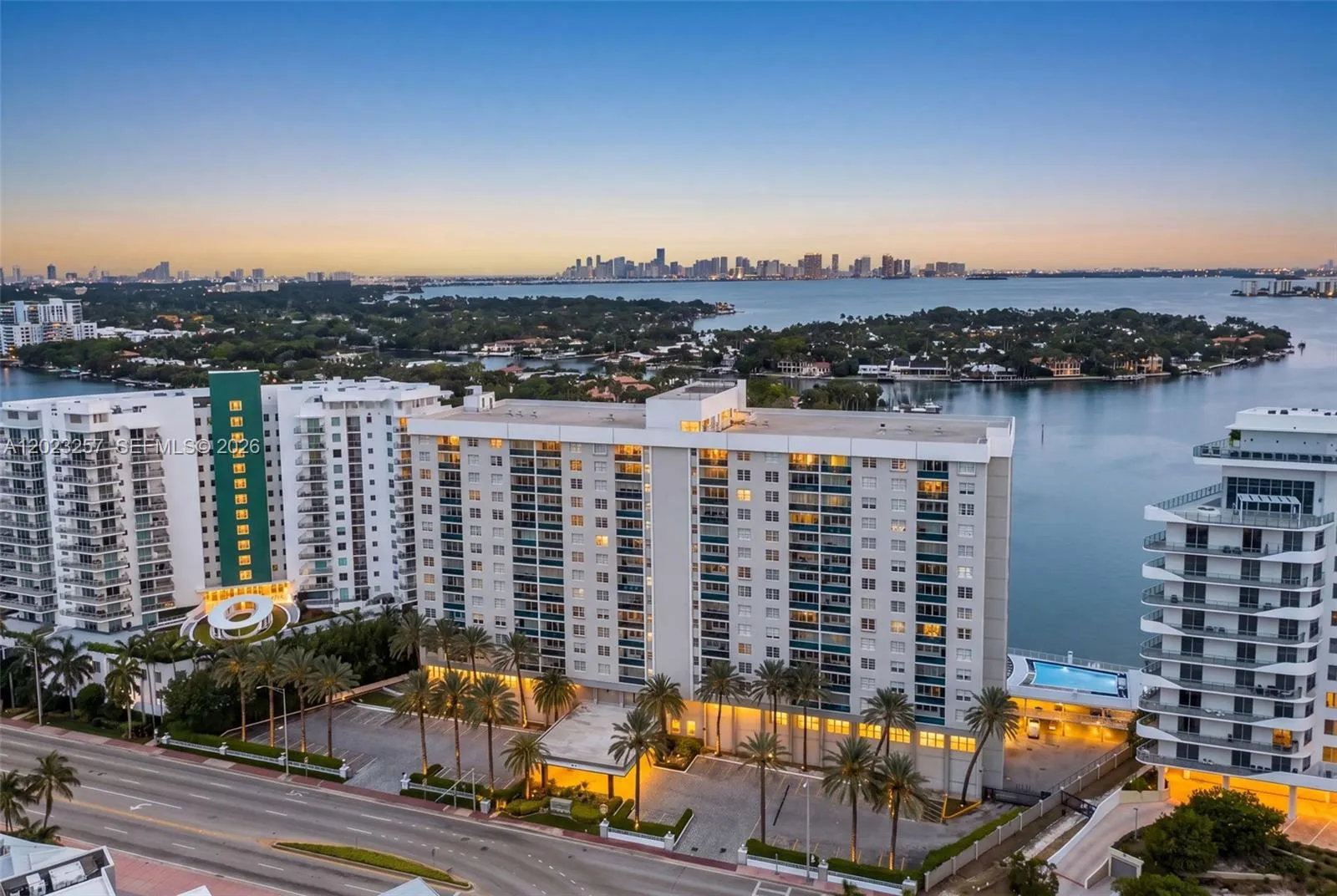 Foto de propiedad en 6770 Indian Creek Drive 5D, Miami Beach, FL 33141 Miami Beach con MLS# 