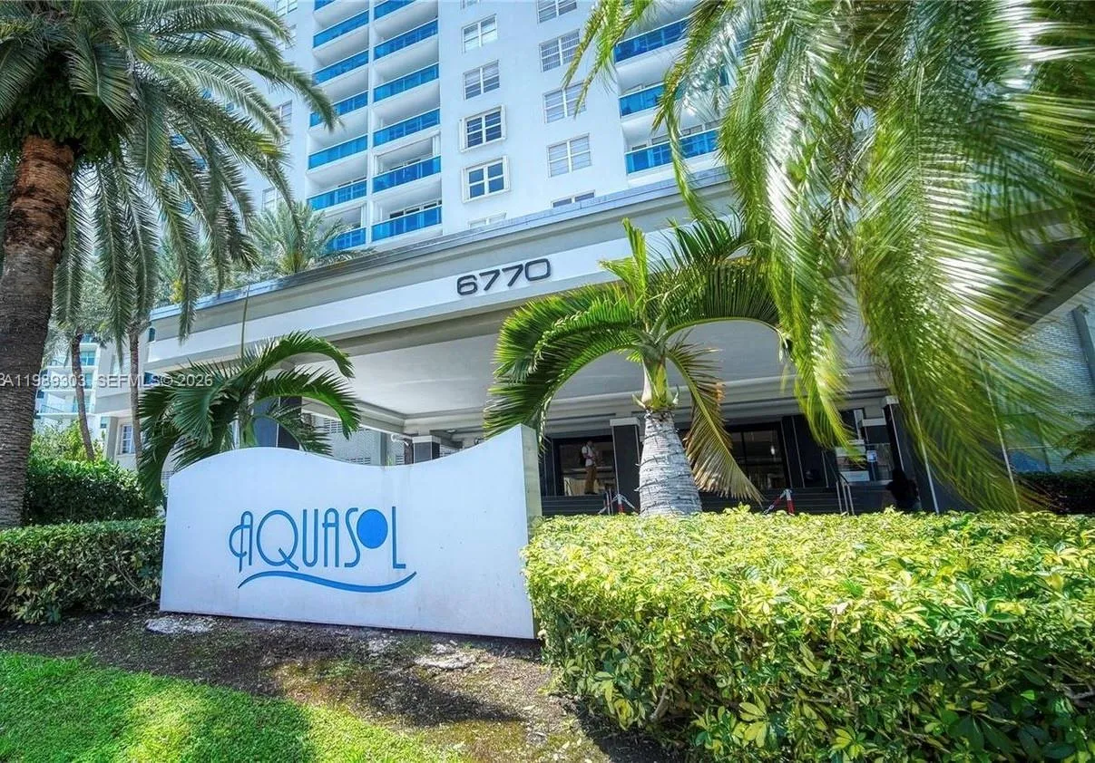 Foto de propiedad en 6770 Indian Creek Drive 5T, Miami Beach, FL 33141 Miami Beach con MLS# 