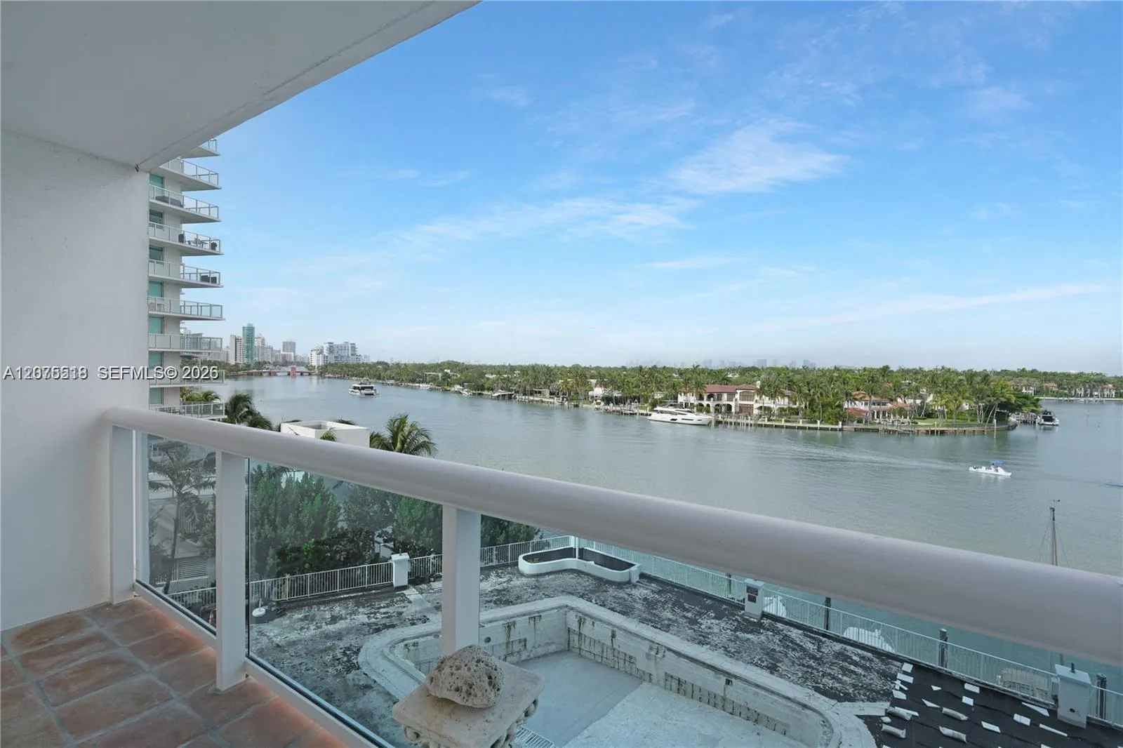 Foto de propiedad en 6770 Indian Creek Drive 6G, Miami Beach, FL 33141 Miami Beach con MLS# 