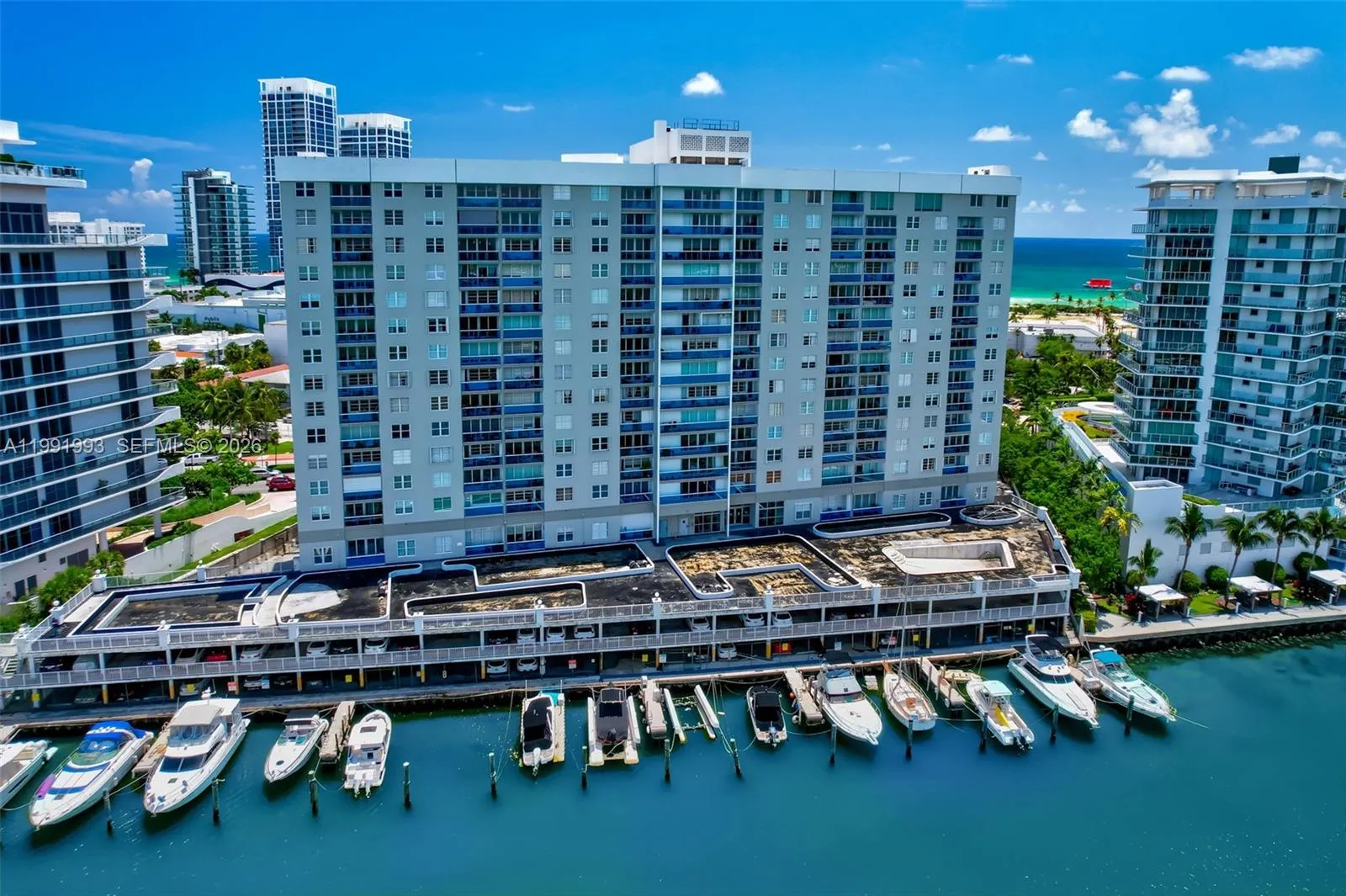 Foto de propiedad en 6770 Indian Creek Drive, Miami Beach, FL 33141 Miami Beach con MLS# 