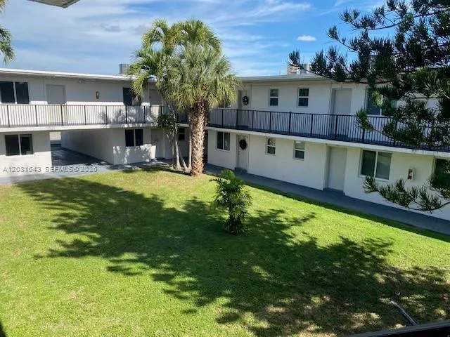 Foto de propiedad en 6775 SW 44th Street 24, Miami, FL 33155 Miami con MLS# 