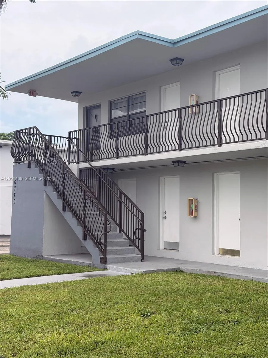 En Venta 6780 SW 44th Street 1, Miami, FL 33155, Miami, FL 33155