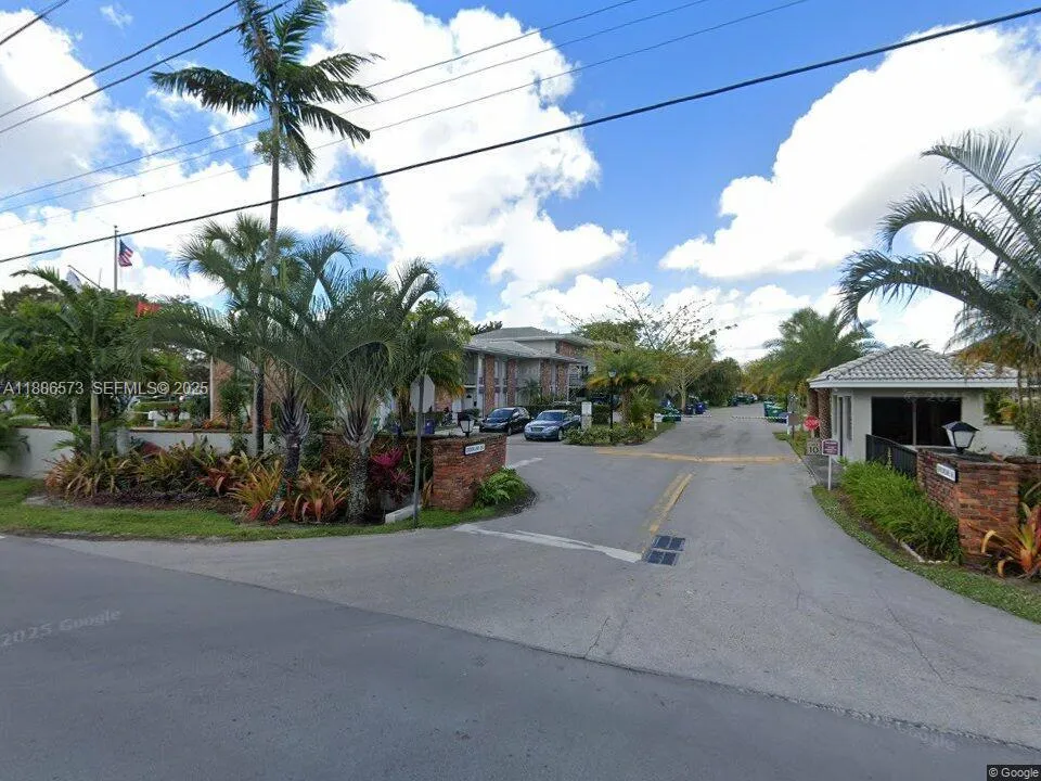 Foto de propiedad en 6782 Brookline Drive 6782, Hialeah, FL 33015 Hialeah con MLS# 