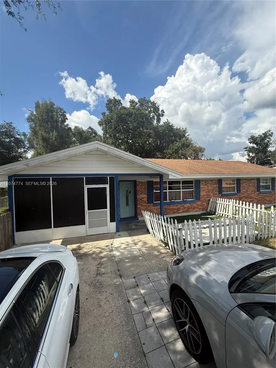 Foto de propiedad en 679 Ave G 1, Winter Haven, FL 33880 Winter Haven con MLS# 