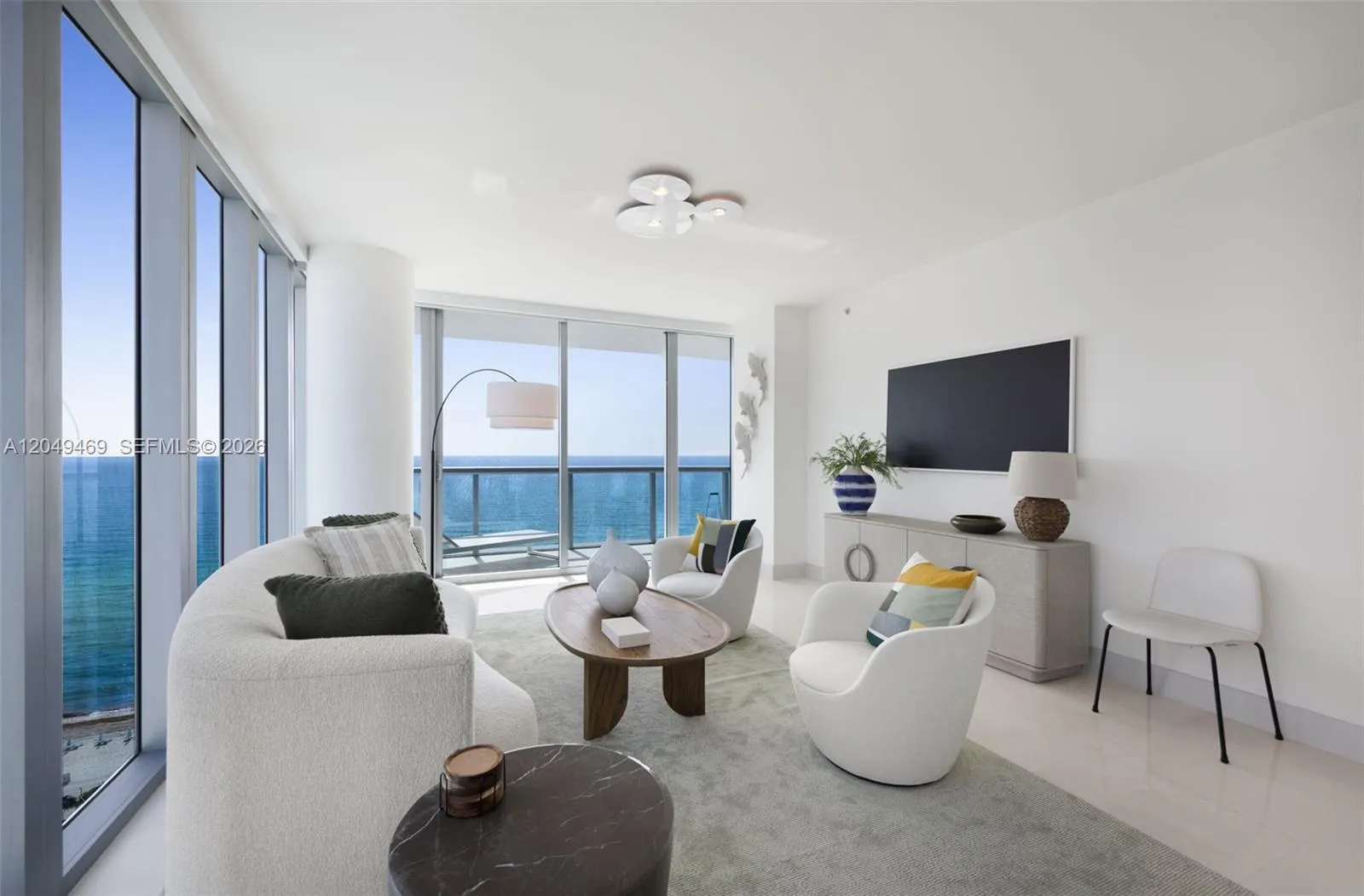 Foto de propiedad en 6799 Collins Avenue 1402, Miami Beach, FL 33141 Miami Beach con MLS# 