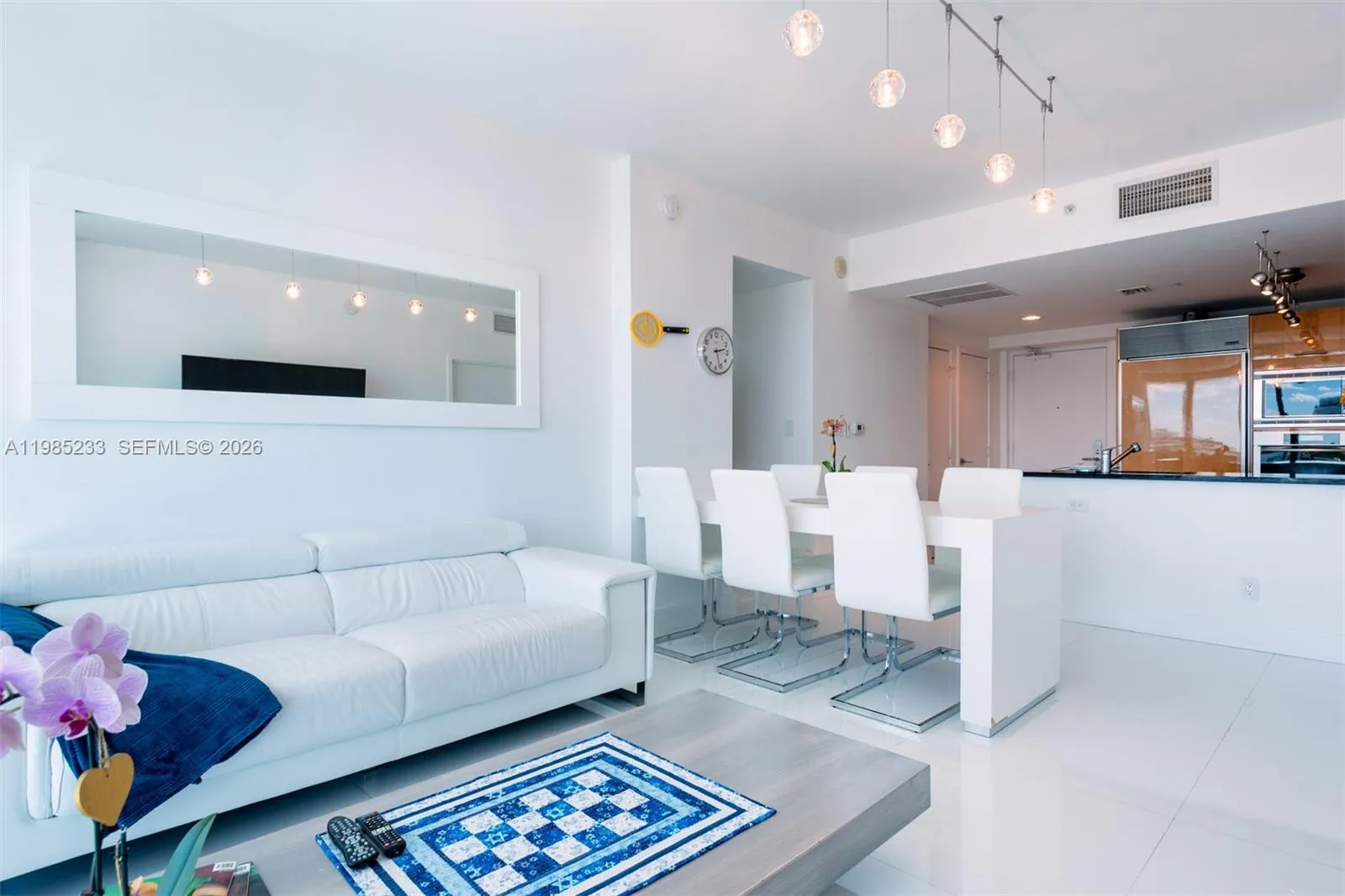 Foto de propiedad en 6799 Collins Avenue 906, Miami Beach, FL 33141 Miami Beach con MLS# 