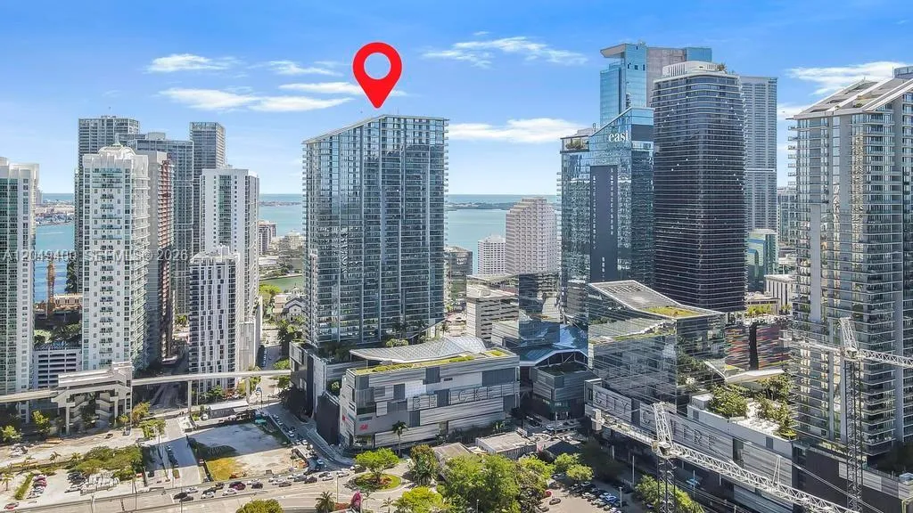 Foto de propiedad en 68 SE 6th Street 1710, Miami, FL 33131 Miami con MLS# 