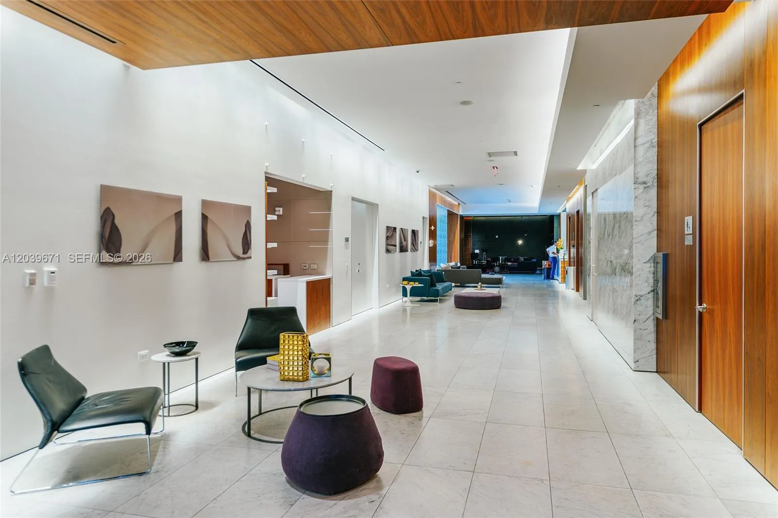 Foto de propiedad en 68 SE 6th Street 2601, Miami, FL 33131 Miami con MLS# 