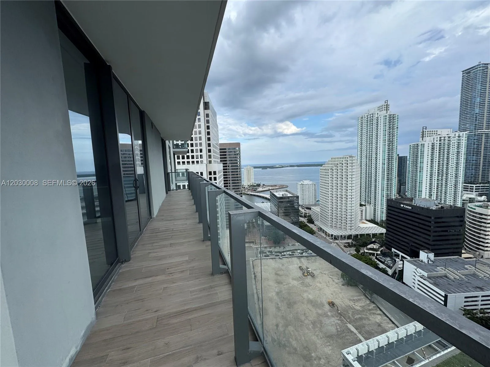 Alquilada 68 SE 6th Street 3002, Miami, FL 33131, Miami, FL 33131