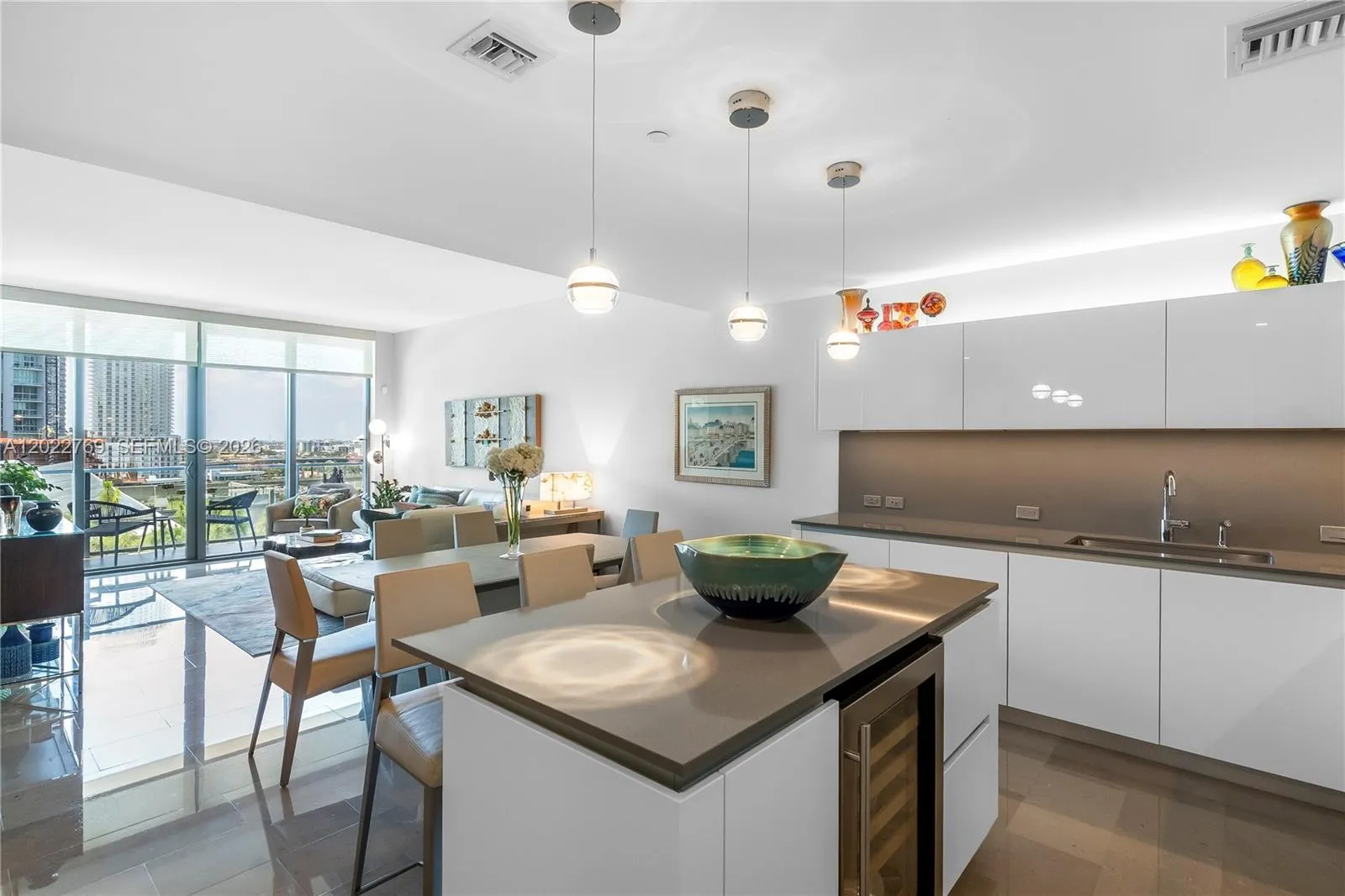 Vendido 68 SE 6th Street 810, Miami, FL 33131, Miami, FL 33131