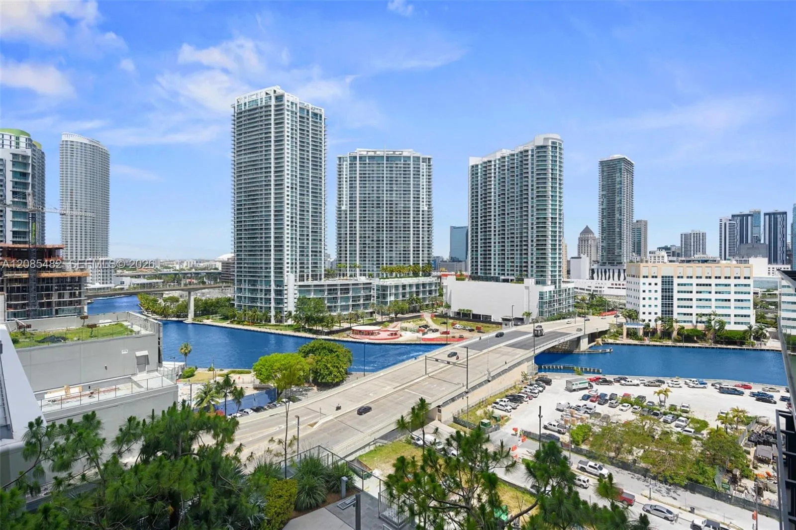 Foto de propiedad en 68 SE 6th Street 910, Miami, FL 33131 Miami con MLS# 