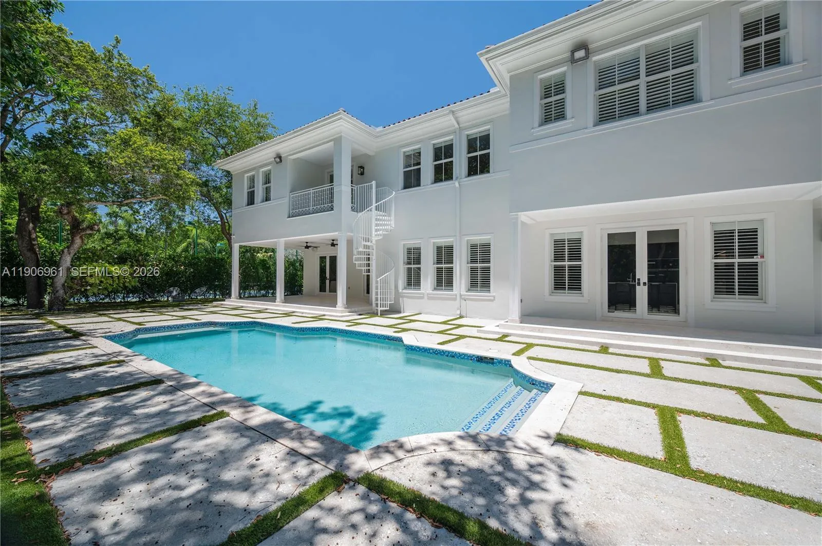 Foto de propiedad en 680 Destacada Avenue, Coral Gables, FL 33156 Coral Gables con MLS# 